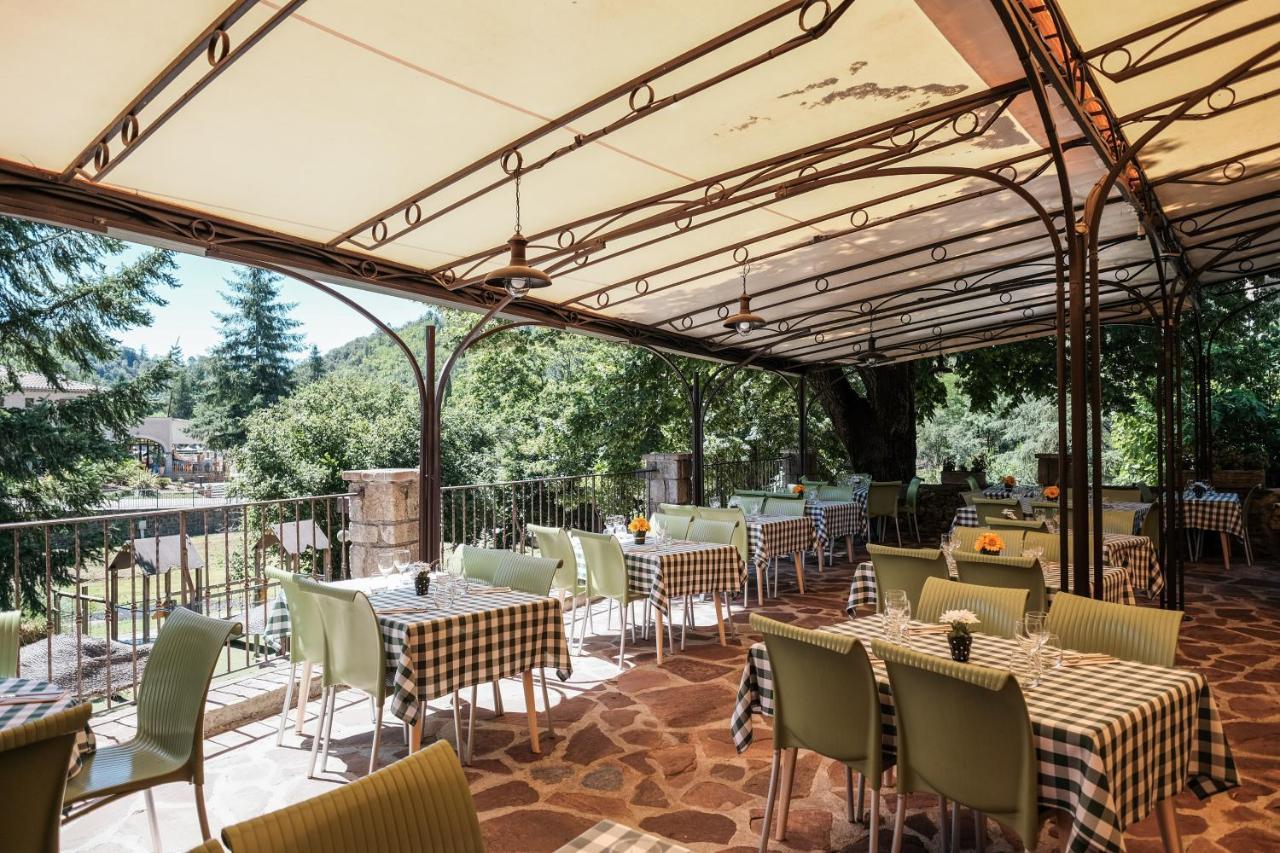 Hotel Les Vignes Chassiers Exterior photo
